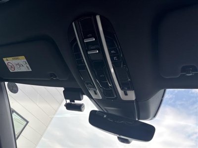 2019 Porsche PANAMERA photo 5