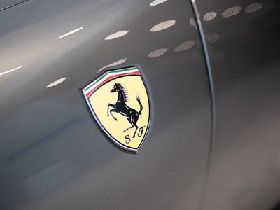 صورة 15 لـ 2021 Ferrari ROMA