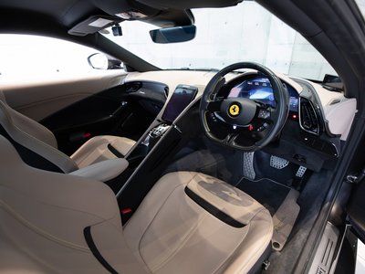 صورة 28 لـ 2021 Ferrari ROMA