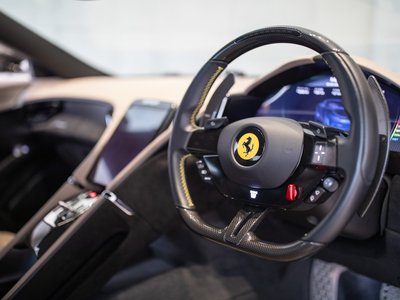 صورة 24 لـ 2021 Ferrari ROMA