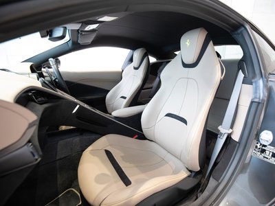 صورة 2 لـ 2021 Ferrari ROMA