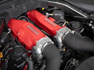 صورة 38 لـ 2021 Ferrari ROMA