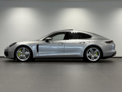 2021 Porsche PANAMERA photo 2