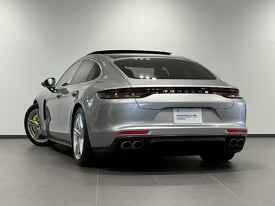 2021 Porsche PANAMERA photo 3