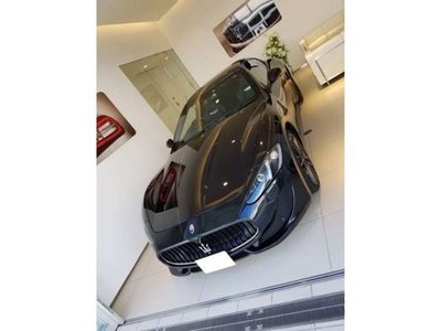 صورة 3 لـ 2017 Maserati GRANTURISMO