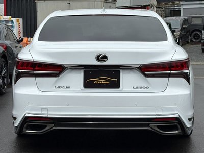 2018 Lexus LS photo 9