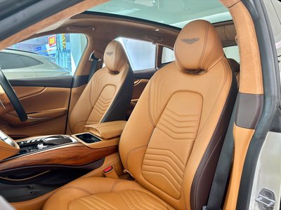 صورة 75 لـ 2021 Aston Martin DBX