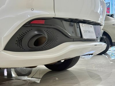 صورة 35 لـ 2021 Aston Martin DBX