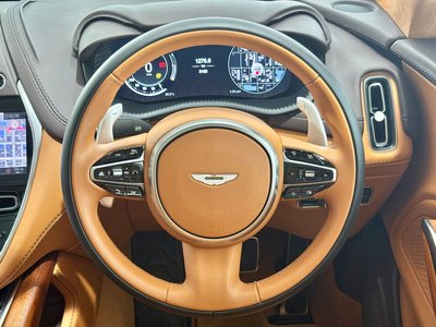 صورة 54 لـ 2021 Aston Martin DBX