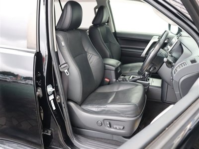 صورة 17 لـ 2019 Toyota LAND CRUISER PRADO