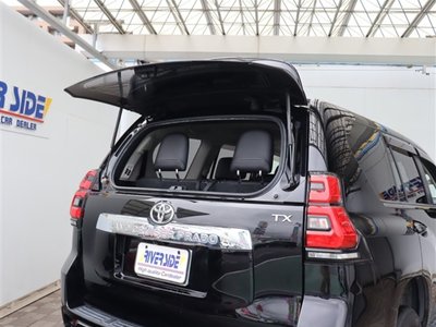 صورة 32 لـ 2019 Toyota LAND CRUISER PRADO