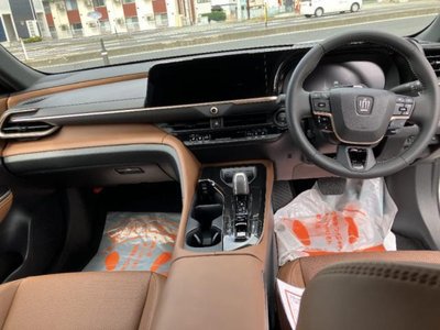 صورة 15 لـ 2025 Toyota CROWN ESTATE