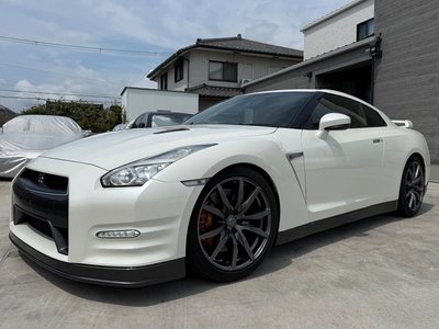 صورة 2 لـ 2014 Nissan GT-R