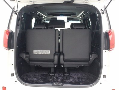 2022 Toyota ALPHARD — фото 38