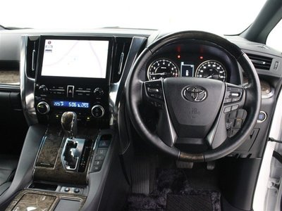 2022 Toyota ALPHARD — фото 12