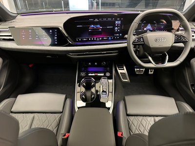 2025 AUDI A5 AVANT photo 3