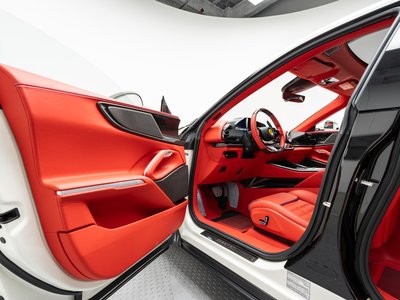 صورة 33 لـ 2024 Ferrari PUROSANGUE