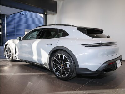 2023 Porsche TAYCAN 缩略图 3