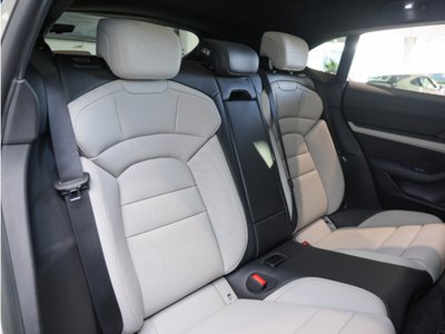 2023 Porsche TAYCAN 缩略图 16