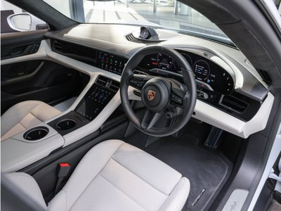 2023 Porsche TAYCAN 缩略图 8
