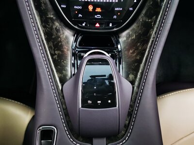 2021 Aston Martin DBS SUPERLEGGERA 照片 14