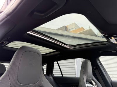 2025 Mercedes-BENZ C-CLASS AMG 照片 22