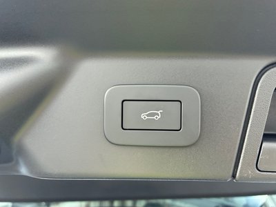 2025 LAND Rover RANGE ROVER VELAR — миниатюра 9