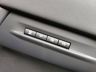 صورة 9 لـ 2025 LAND Rover RANGE ROVER EVOQUE