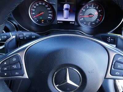 صورة 28 لـ 2018 Mercedes-BENZ GLC AMG