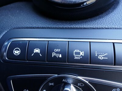 صورة 44 لـ 2018 Mercedes-BENZ GLC AMG