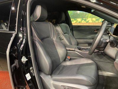 2025 Toyota CROWN SPORT photo 9
