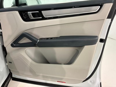2020 Porsche CAYENNE photo 10