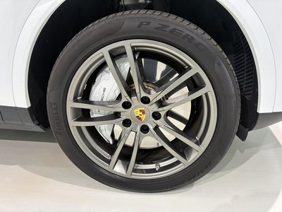 2020 Porsche CAYENNE photo 15
