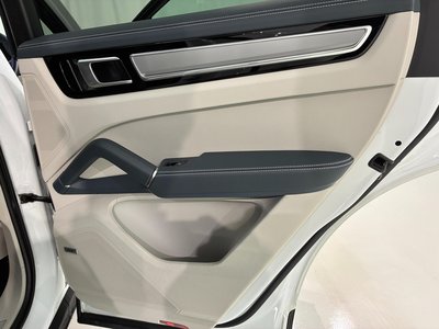 2020 Porsche CAYENNE thumbnail 22