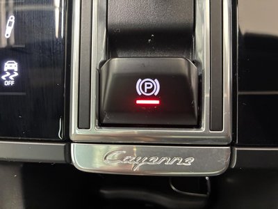 2020 Porsche CAYENNE thumbnail 24