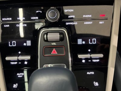 2020 Porsche CAYENNE photo 14
