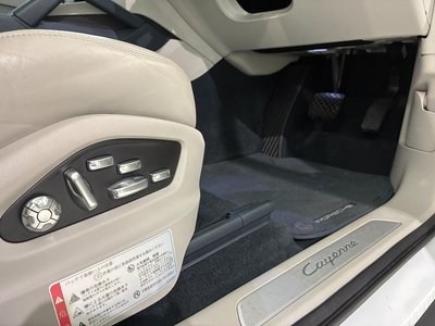 2020 Porsche CAYENNE photo 9