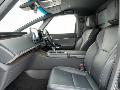 2024 Lexus LM photo 31