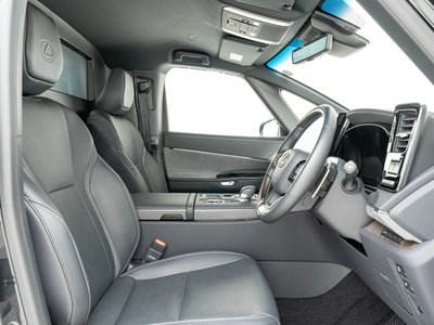 2024 Lexus LM photo 20