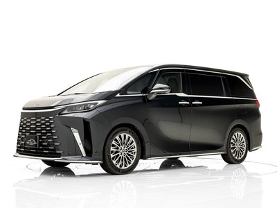 2024 Lexus LM photo 3