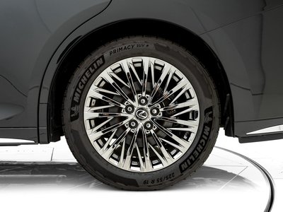 2024 Lexus LM photo 13