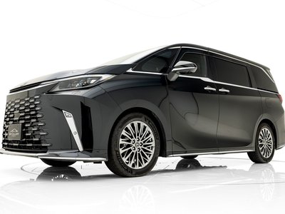 2024 Lexus LM photo 11