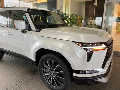 2025 Lexus GX — миниатюра 54