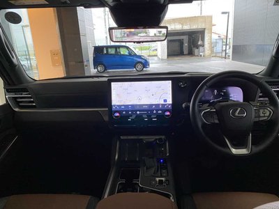 2025 Lexus GX — миниатюра 11