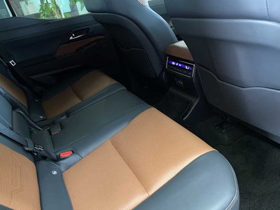 2025 Lexus GX — миниатюра 37