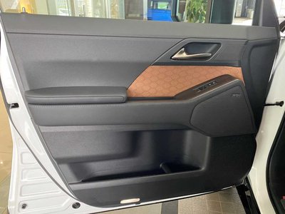 2025 Lexus GX — миниатюра 34