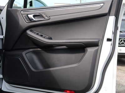 صورة مصغرة 36 لـ 2021 Porsche MACAN