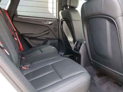 صورة مصغرة 16 لـ 2021 Porsche MACAN