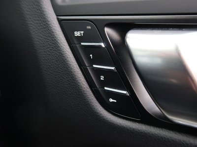 صورة مصغرة 32 لـ 2021 Porsche MACAN