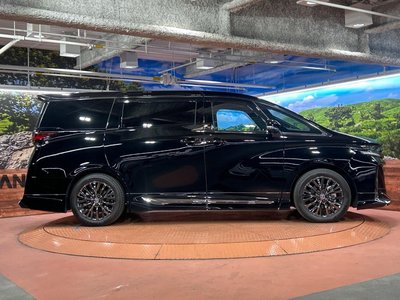 صورة 66 لـ 2025 Toyota VELLFIRE